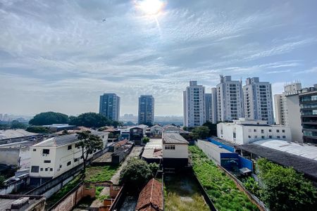 Apartamento à venda com 180m², 3 quartos e 4 vagas Apartamento à venda com 180m², 3 quartos e 4 vagasVista da Suíte 2