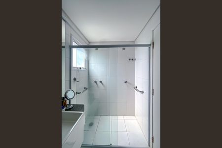 Apartamento à venda com 180m², 3 quartos e 4 vagas Apartamento à venda com 180m², 3 quartos e 4 vagasBanheiro da Suíte 2