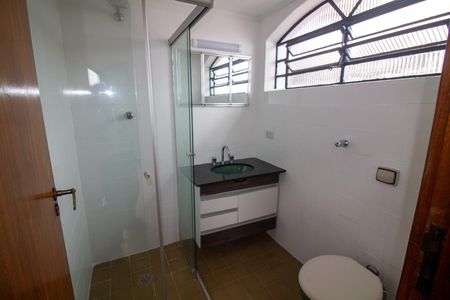 Casa para alugar com 188m², 3 quartos e 4 vagas Casa para alugar com 188m², 3 quartos e 4 vagasBanheiro da Suíte 1