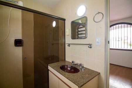 Casa para alugar com 188m², 3 quartos e 4 vagas Casa para alugar com 188m², 3 quartos e 4 vagasBanheiro da Suíte 2