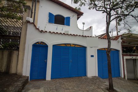 Casa para alugar com 188m², 3 quartos e 4 vagas Casa para alugar com 188m², 3 quartos e 4 vagasFachada