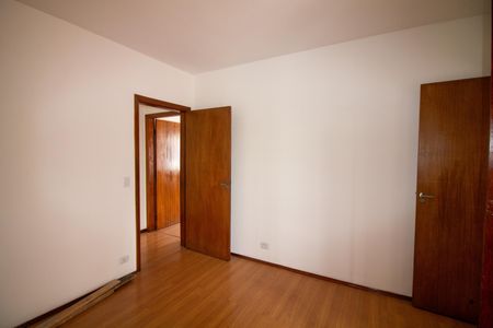 Casa para alugar com 188m², 3 quartos e 4 vagas Casa para alugar com 188m², 3 quartos e 4 vagasQuarto 3 - Suíte 2