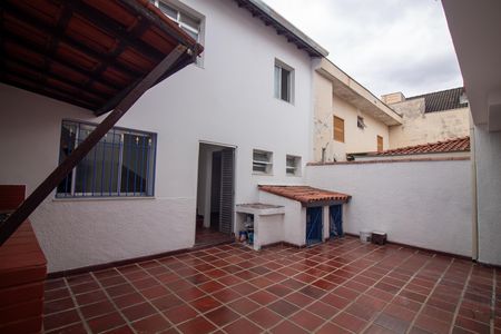 Casa para alugar com 188m², 3 quartos e 4 vagas Casa para alugar com 188m², 3 quartos e 4 vagasQuintal - Churrasqueira