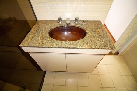 Casa para alugar com 188m², 3 quartos e 4 vagas Casa para alugar com 188m², 3 quartos e 4 vagasBanheiro da Suíte 2
