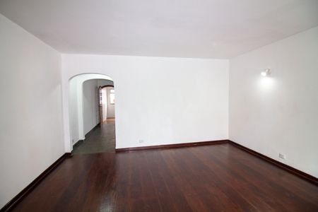 Casa para alugar com 188m², 3 quartos e 4 vagas Casa para alugar com 188m², 3 quartos e 4 vagasSala