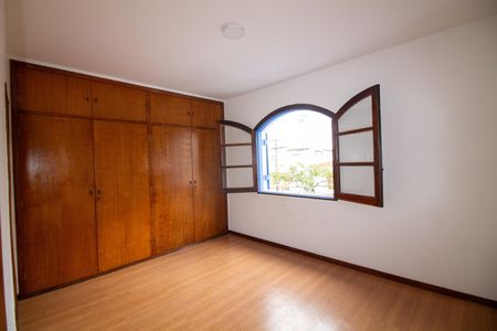 Casa para alugar com 188m², 3 quartos e 4 vagas Casa para alugar com 188m², 3 quartos e 4 vagasQuarto 2 - Suíte 1