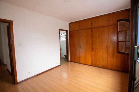 Casa para alugar com 188m², 3 quartos e 4 vagas Casa para alugar com 188m², 3 quartos e 4 vagasQuarto 2 - Suíte 1
