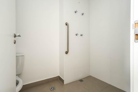 Banheiro de kitnet/studio à venda com 1 quarto, 23m² em Vila Mariana, São Paulo