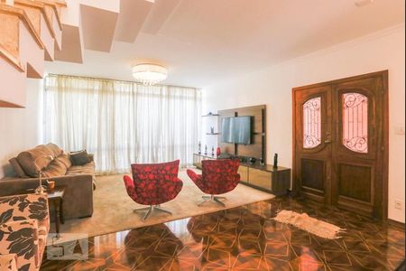 Casa para alugar com 247m², 3 quartos e 4 vagas Casa para alugar com 247m², 3 quartos e 4 vagasSala