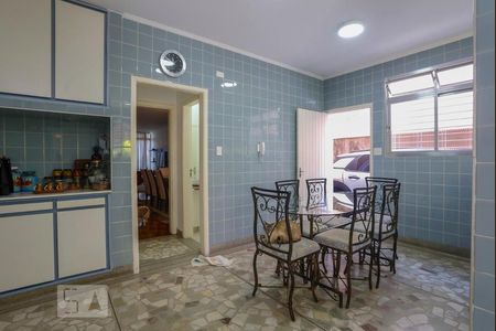 Casa para alugar com 247m², 3 quartos e 4 vagas Casa para alugar com 247m², 3 quartos e 4 vagasCozinha
