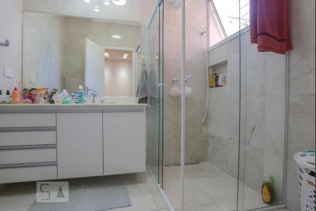 Casa para alugar com 247m², 3 quartos e 4 vagas Casa para alugar com 247m², 3 quartos e 4 vagasBanheiro