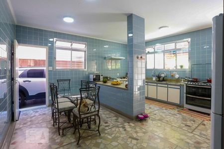 Casa para alugar com 247m², 3 quartos e 4 vagas Casa para alugar com 247m², 3 quartos e 4 vagasCozinha