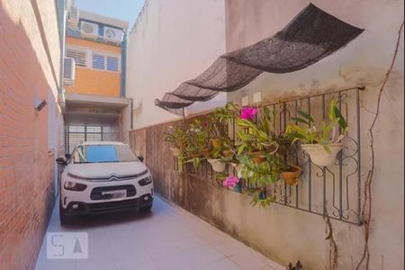 Casa para alugar com 247m², 3 quartos e 4 vagas Casa para alugar com 247m², 3 quartos e 4 vagasVaranda