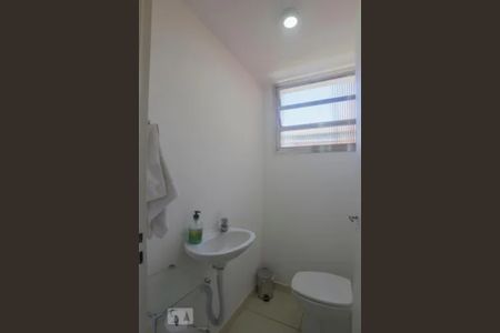 Casa para alugar com 247m², 3 quartos e 4 vagas Casa para alugar com 247m², 3 quartos e 4 vagasBanheiro