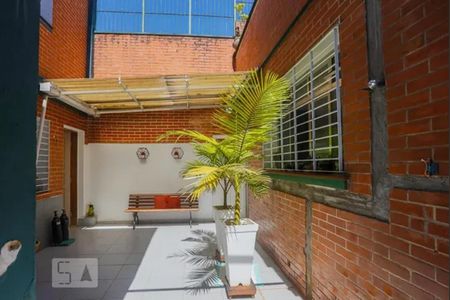 Casa para alugar com 247m², 3 quartos e 4 vagas Casa para alugar com 247m², 3 quartos e 4 vagasÁrea externa