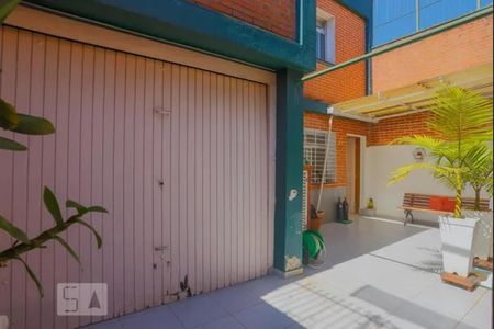 Casa para alugar com 247m², 3 quartos e 4 vagas Casa para alugar com 247m², 3 quartos e 4 vagasÁrea externa