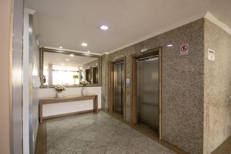 Apartamento à venda com 72m², 2 quartos e 1 vaga Apartamento à venda com 72m², 2 quartos e 1 vagaHall