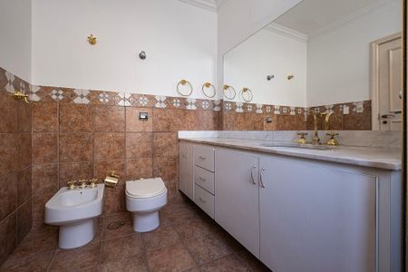 Apartamento à venda com 296m², 4 quartos e 3 vagas Apartamento à venda com 296m², 4 quartos e 3 vagasSuíte 1