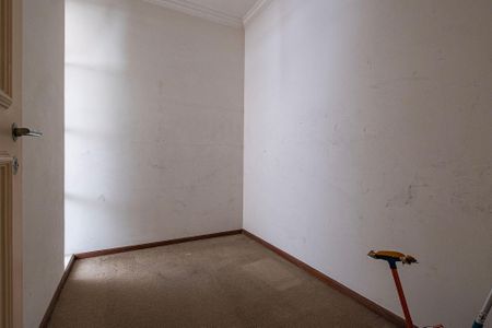 Apartamento à venda com 296m², 4 quartos e 3 vagas Apartamento à venda com 296m², 4 quartos e 3 vagasÁrea de Serviço - Quarto