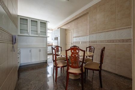 Apartamento à venda com 296m², 4 quartos e 3 vagas Apartamento à venda com 296m², 4 quartos e 3 vagasCozinha
