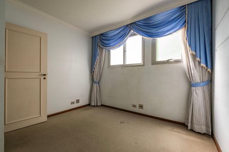 Apartamento à venda com 296m², 4 quartos e 3 vagas Apartamento à venda com 296m², 4 quartos e 3 vagasQuarto 4