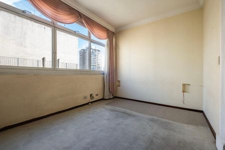 Apartamento à venda com 296m², 4 quartos e 3 vagas Apartamento à venda com 296m², 4 quartos e 3 vagasSala de TV