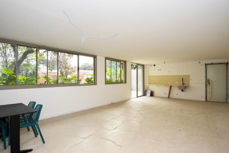 Sala de apartamento à venda com 2 quartos, 121m² em Vila Madalena, São Paulo