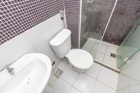 Apartamento para alugar com 55m², 2 quartos e 1 vaga Apartamento para alugar com 55m², 2 quartos e 1 vagaBanheiro da Suíte