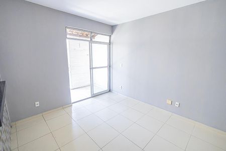 Casa de condomínio à venda com 80m², 2 quartos e 1 vaga Casa de condomínio à venda com 80m², 2 quartos e 1 vagaSala