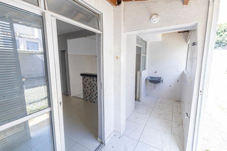 Casa de condomínio à venda com 80m², 2 quartos e 1 vaga Casa de condomínio à venda com 80m², 2 quartos e 1 vagaVaranda