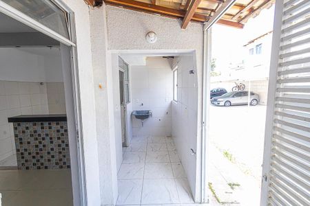 Casa de condomínio à venda com 80m², 2 quartos e 1 vaga Casa de condomínio à venda com 80m², 2 quartos e 1 vagaVaranda