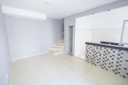Casa de condomínio à venda com 80m², 2 quartos e 1 vaga Casa de condomínio à venda com 80m², 2 quartos e 1 vagaSala