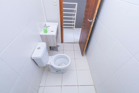 Casa de condomínio à venda com 80m², 2 quartos e 1 vaga Casa de condomínio à venda com 80m², 2 quartos e 1 vagaBanheiro