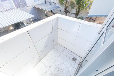 Casa de condomínio à venda com 80m², 2 quartos e 1 vaga Casa de condomínio à venda com 80m², 2 quartos e 1 vagaVaranda