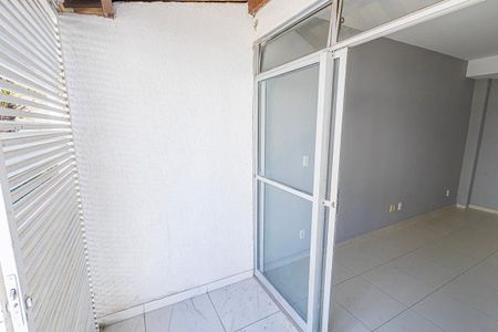 Casa de condomínio à venda com 80m², 2 quartos e 1 vaga Casa de condomínio à venda com 80m², 2 quartos e 1 vagaVaranda