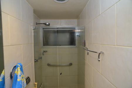 Apartamento à venda com 397m², 4 quartos e 2 vagas Apartamento à venda com 397m², 4 quartos e 2 vagasBanheiro Suíte