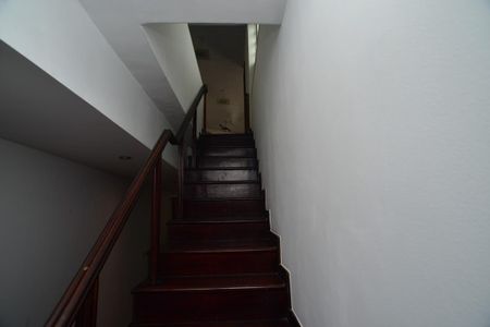 Apartamento à venda com 397m², 4 quartos e 2 vagas Apartamento à venda com 397m², 4 quartos e 2 vagasEscada
