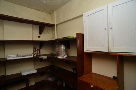 Apartamento à venda com 397m², 4 quartos e 2 vagas Apartamento à venda com 397m², 4 quartos e 2 vagasQuarto de Serviço