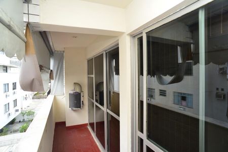 Apartamento à venda com 397m², 4 quartos e 2 vagas Apartamento à venda com 397m², 4 quartos e 2 vagasVaranda dos Quartos