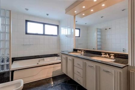 Apartamento à venda com 293m², 4 quartos e 4 vagas Apartamento à venda com 293m², 4 quartos e 4 vagasFoto 10