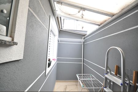 Casa de condomínio à venda com 48m², 2 quartos e 1 vagaÁrea de Serviço