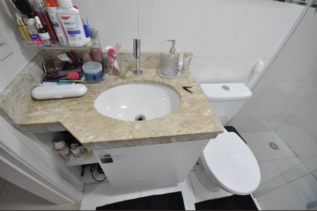 Casa de condomínio à venda com 48m², 2 quartos e 1 vagaBanheiro