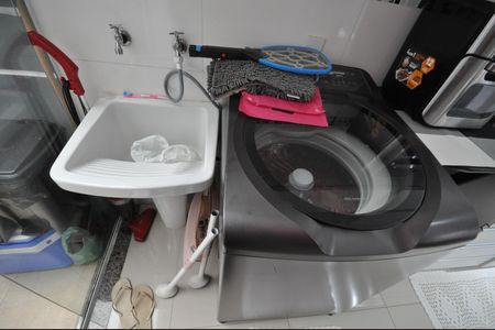 Casa de condomínio à venda com 48m², 2 quartos e 1 vagaÁrea de Serviço