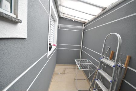 Casa de condomínio à venda com 48m², 2 quartos e 1 vagaÁrea de Serviço