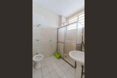 Banheiro de kitnet/studio para alugar com 1 quarto, 52m² em Consolação, São Paulo