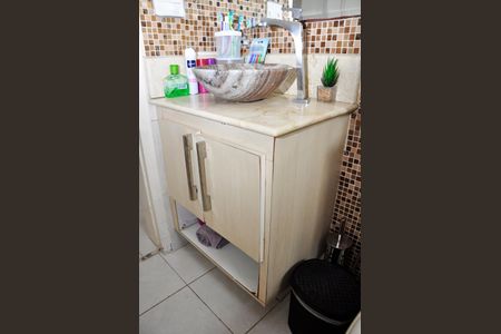 Apartamento à venda com 60m², 2 quartos e 1 vaga Apartamento à venda com 60m², 2 quartos e 1 vagaDetalhe - Banheiro Social