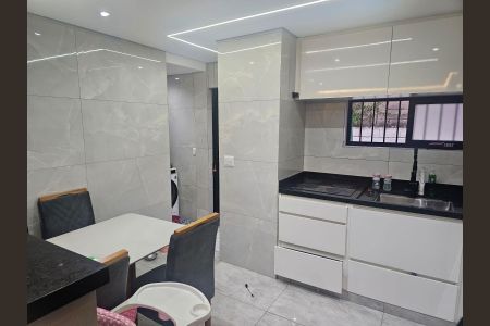 Cozinha de apartamento à venda com 2 quartos, 58m² em Vila Carioca, São Paulo