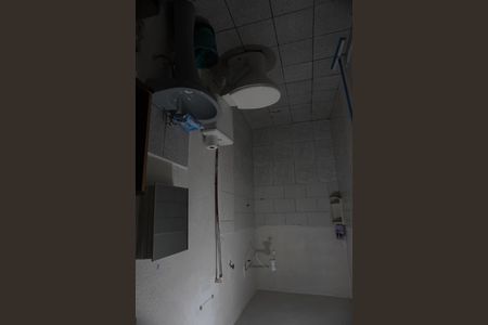 Casa à venda com 171m², 2 quartos e 1 vagaBanheiro