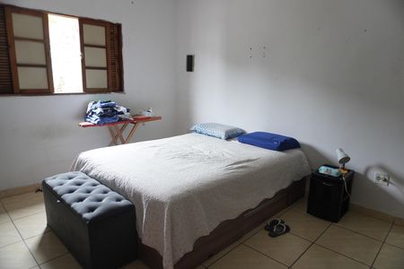 Casa à venda com 171m², 2 quartos e 1 vagaSuíte