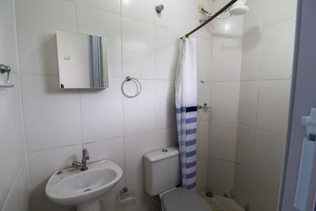 Banheiro de kitnet/studio para alugar com 1 quarto, 15m² em Vila Sao Luis(zona Oeste), São Paulo